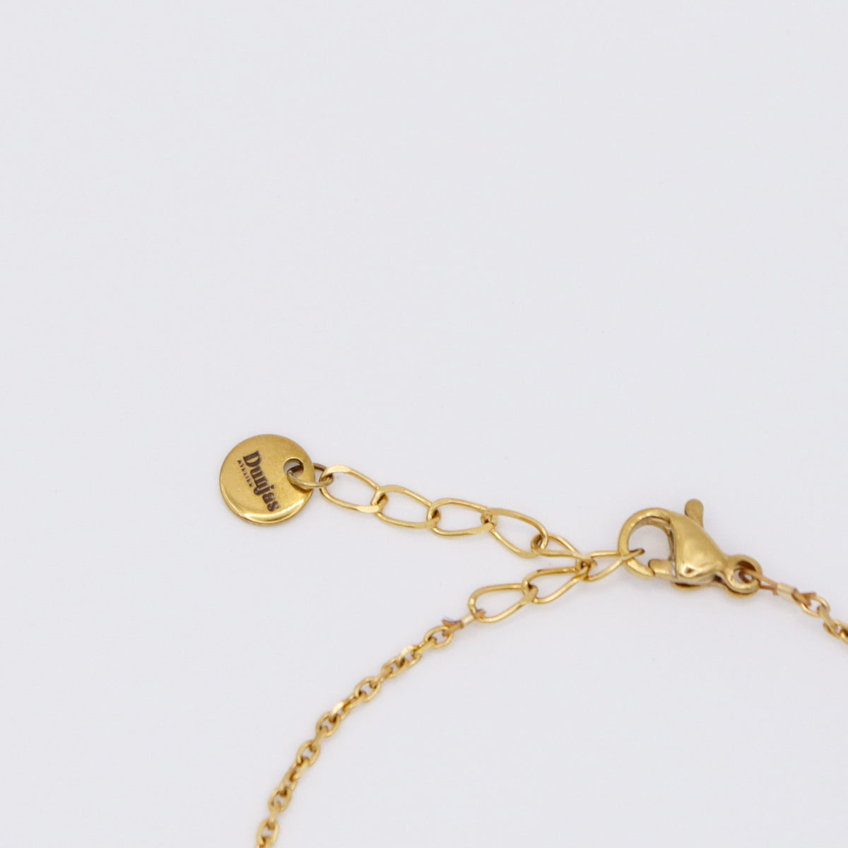 Handgefertigtes Armband 18K PVD vergoldeter Edelstahl 316L mit echtem Erdbeerquarz – Dunjas Atelier Zürich