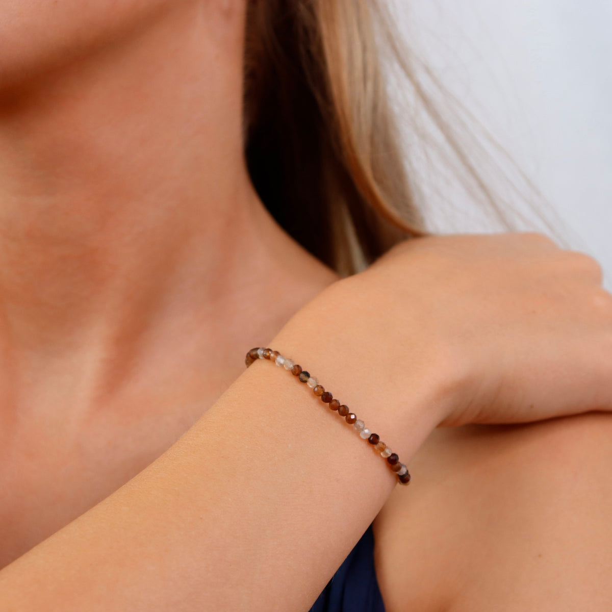 Handmade bracelet with brown agate gemstone beads and stainless steel clasp, 16 cm, Dunjas Atelier Zurich
