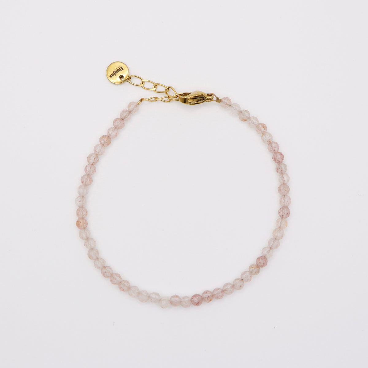 Erdbeerquarz Armband Detailansicht – Stein für Liebe und Harmonie, handgefertigt in Zürich

