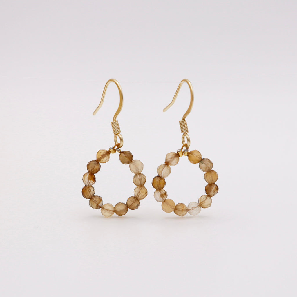 Boucles d'oreilles crochet en agate – faites à la main chez Dunjas Atelier, Zurich
