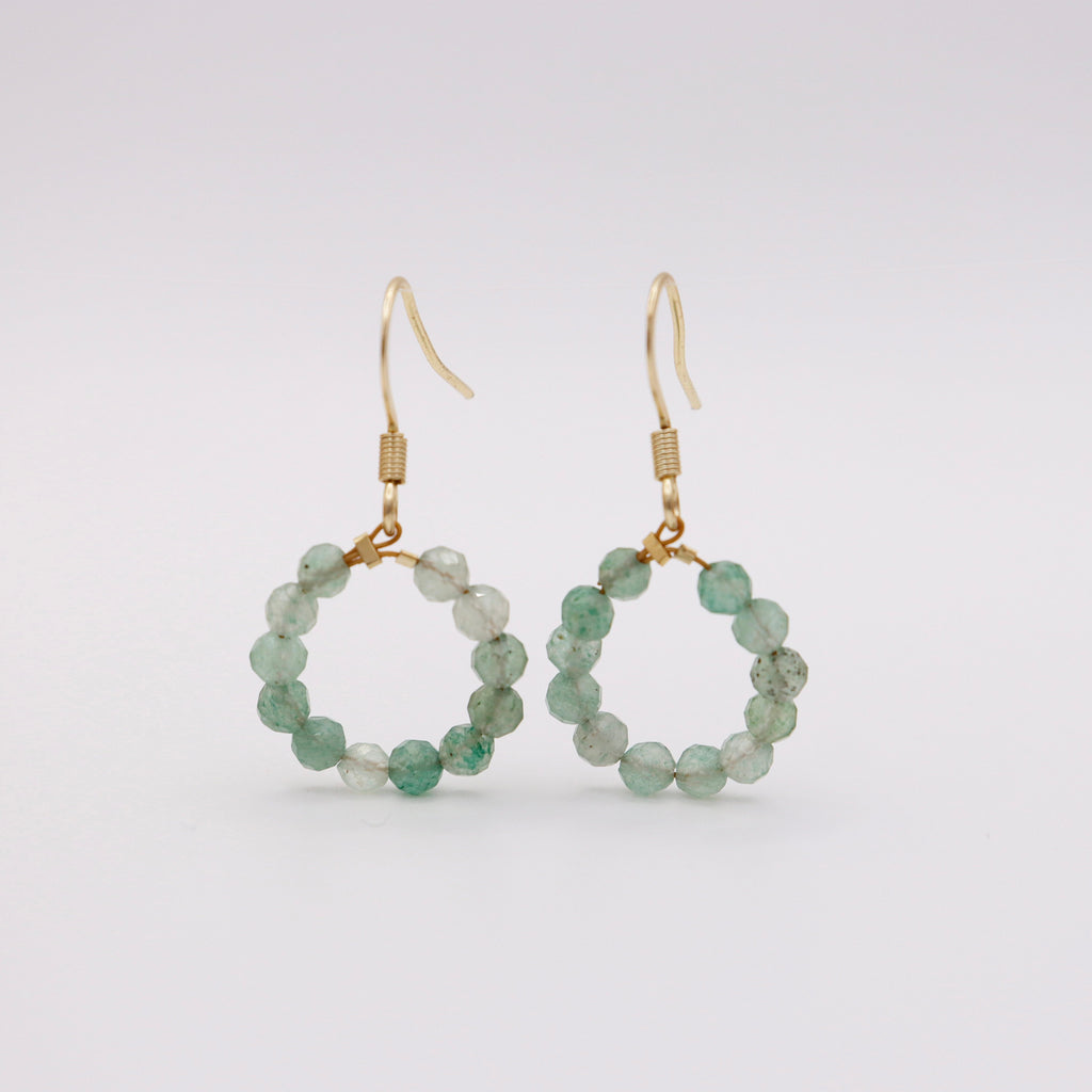 Aventurine hook earrings – handmade at Dunjas Atelier, Zurich
